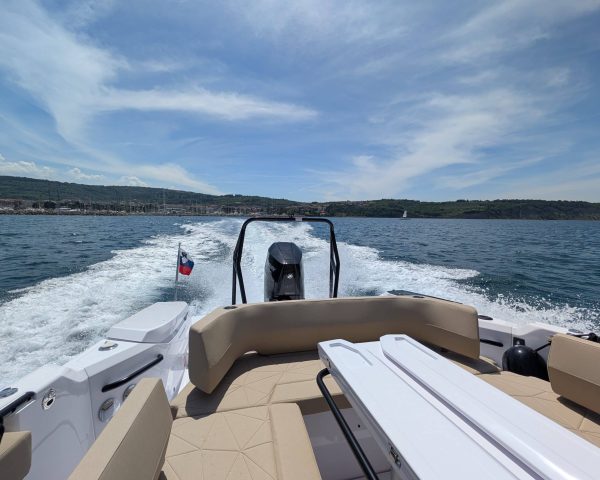 Bora Experience - Speedboat Trips & Rent -Axopar 29