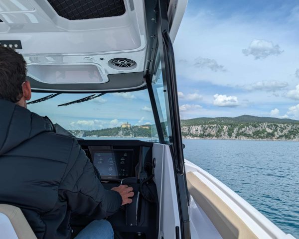 Bora Experience - Speedboat Trips & Rent -Axopar 29