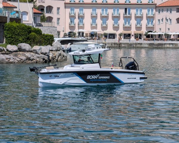 Bora Experience - Speedboat Trips & Rent -Axopar 29