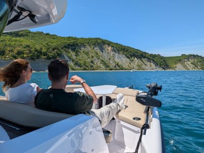 Bora Experience - Speedboat Trips & Rent -Axopar 29