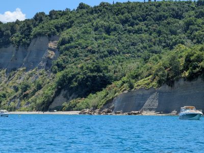 Bele skale Bora Experience - Speedboat Trips & Rent -Axopar 29